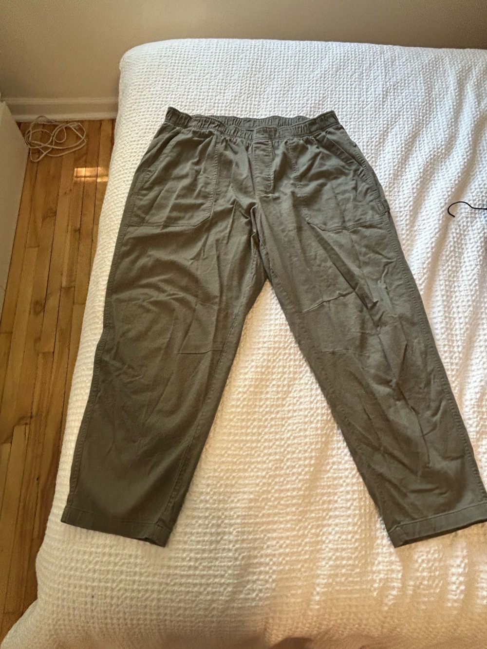 Old Navy Women’s Cargo Trousers in Olive Green